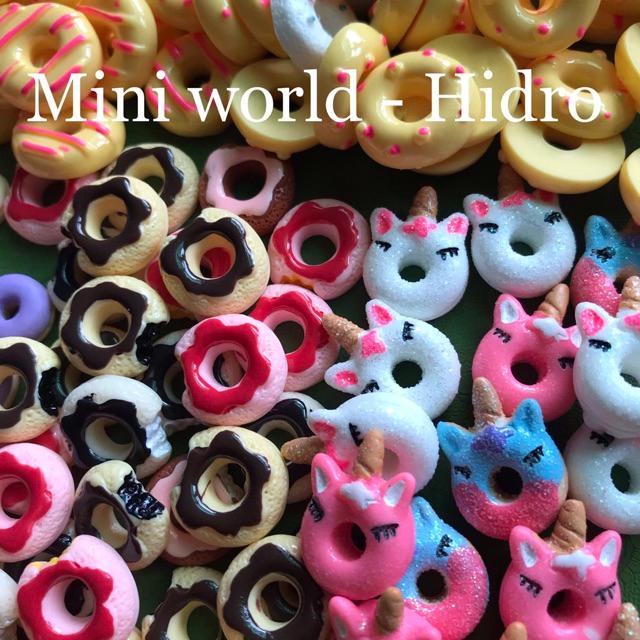 Mô hình bánh ngọt donut mini trang trí nhà búp bê Trang trí ốp điện thoại. Phụ kiện móc khoá.