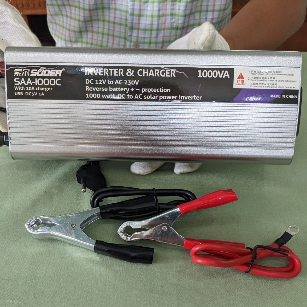 Bộ Chuyển Đổi Điện 12V Lên 220V Kiêm Sạc Bình ẮQuy Thông Minh Suoer 1000W Cao Cấp