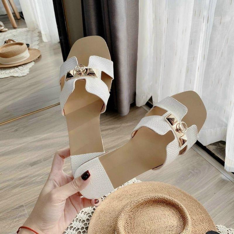 DÉP LÊ DA VÂN RẮN KHUY MÓC TRÒN DÁNG ĐẸP