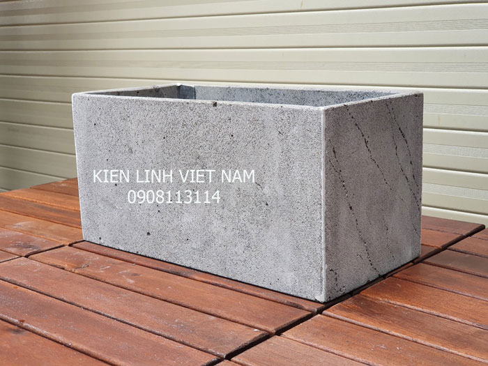 Chậu trồng cây R20xS20xD40cm bằng đá ong xám tự nhiên trồng cây cảnh ban công, sân thượng bền đẹp chịu được mọi thời tiết