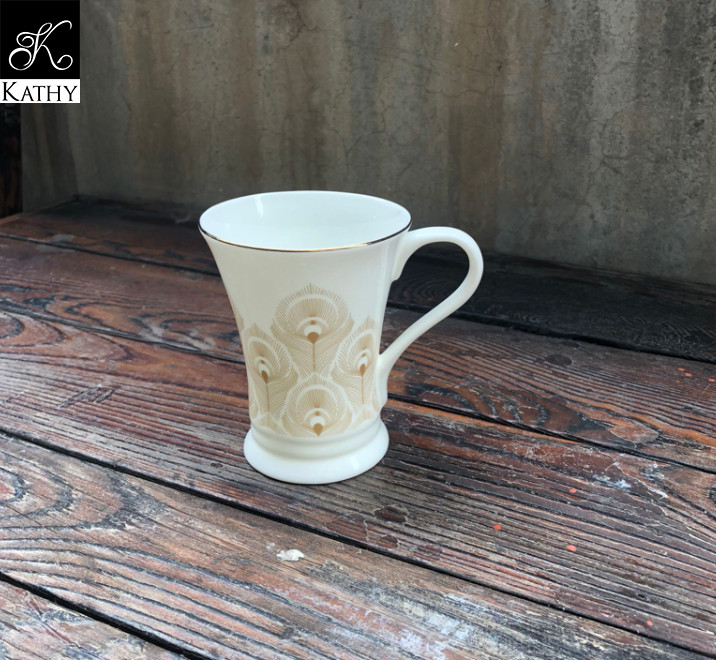 Cốc sứ xương cao cấp miệng loe họa tiết lông công viền vàng phong cách Vintage GOLD ROYAL 5493