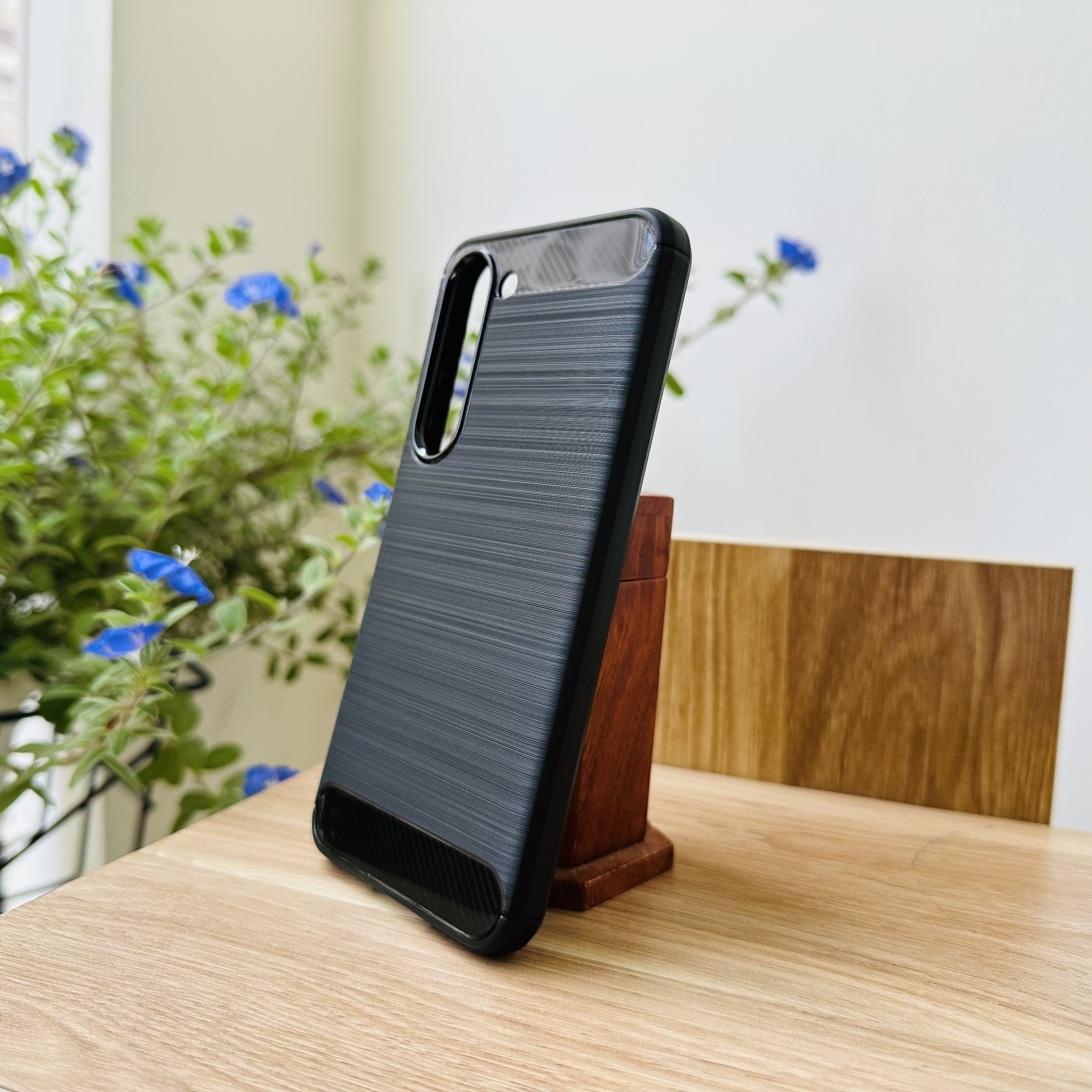 Ốp lưng dành cho Galaxy S23 Likgus armor chống sốc- Hàng chính hãng