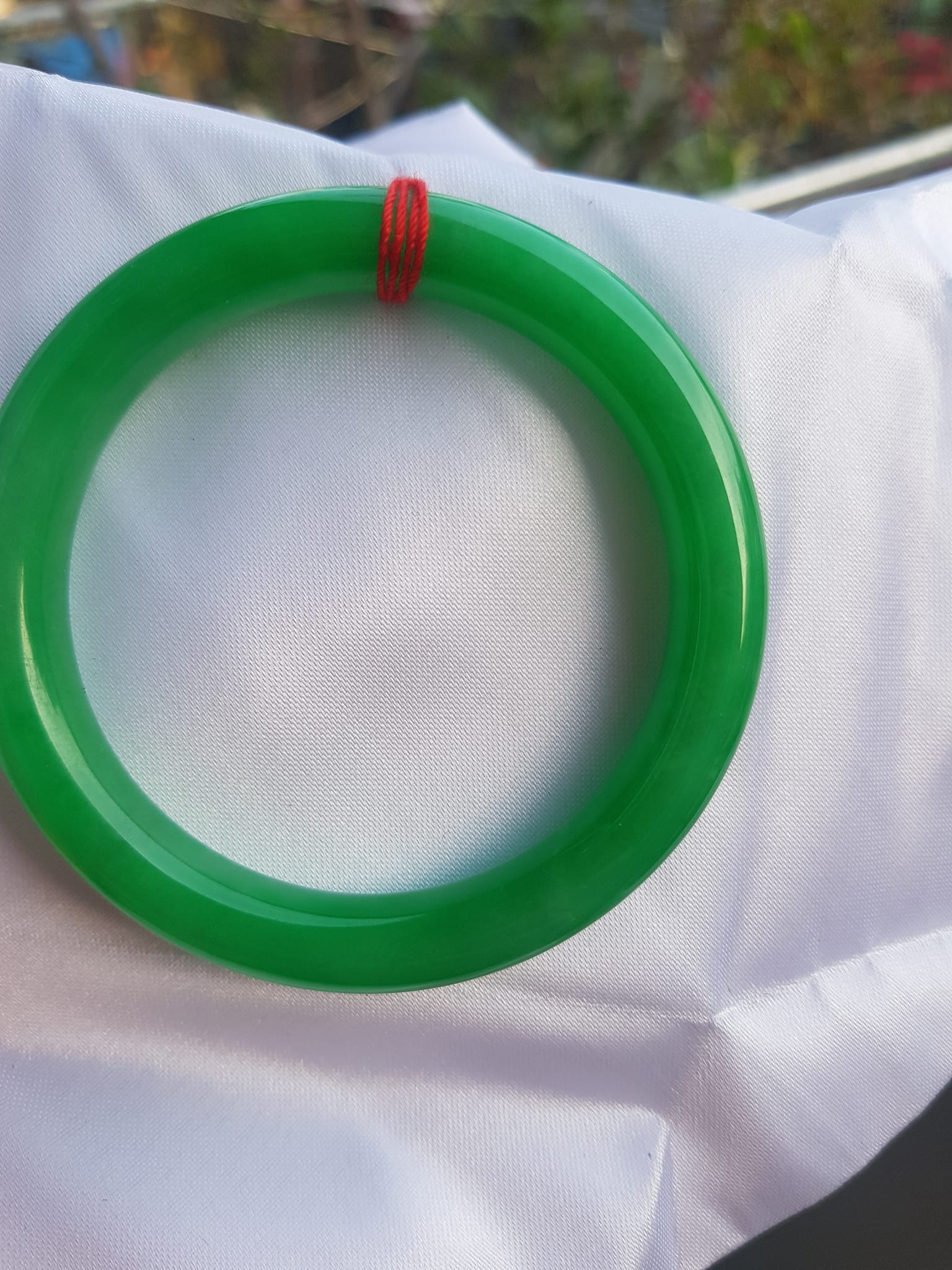Vòng cẩm thạch Lý Đẹp AAA Sao 53mm x cọng to dầy 8,8mm Màu xanh lá tươi bóng đẹp Nữ mệnh Mộc mệnh Hỏa 52kg - 62kg đeo ạ