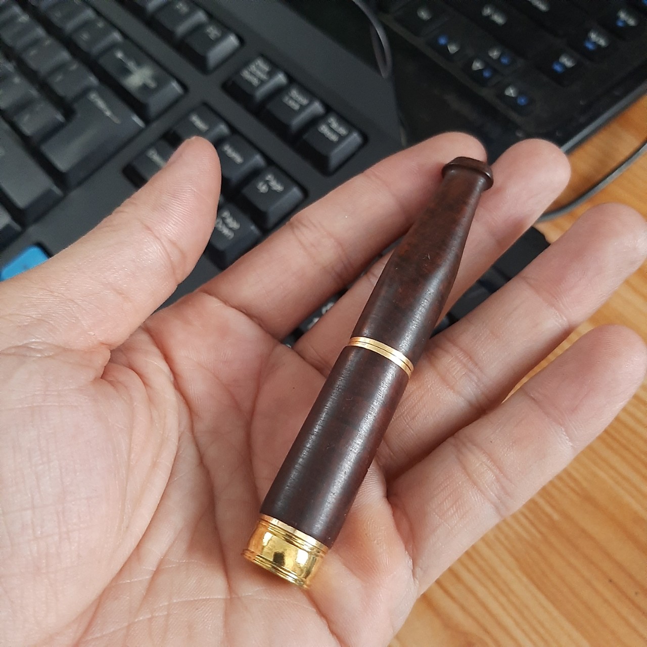 Tẩu thuốc gỗ đàn hương kiêm lọc thuốc bảo vệ sức khỏe