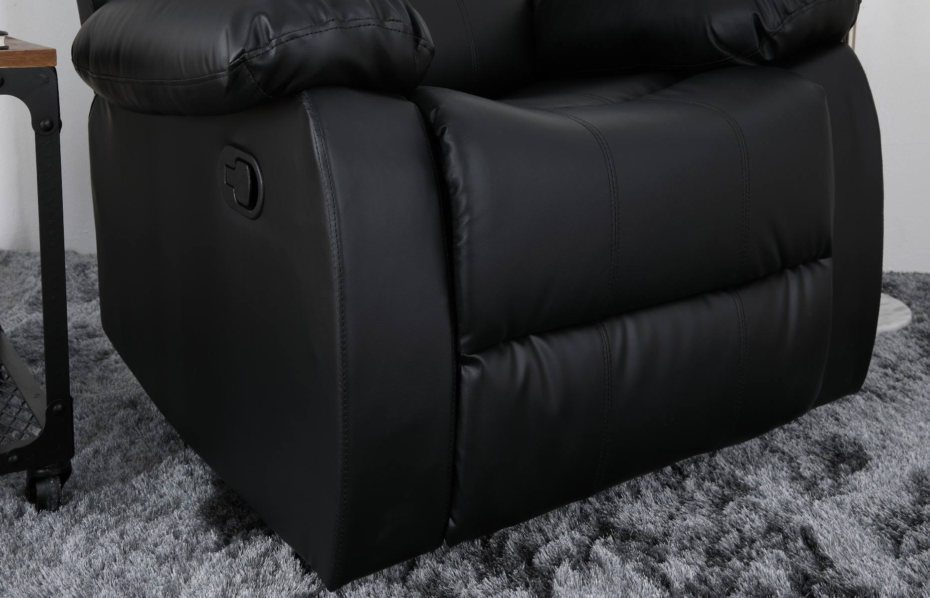 Ghế sofa đơn thư giãn LEMMA khung gỗ, đệm bọc da PVC cao cấp màu đen | Index Living Mall -  Phân phối độc quyền tại Việt Nam