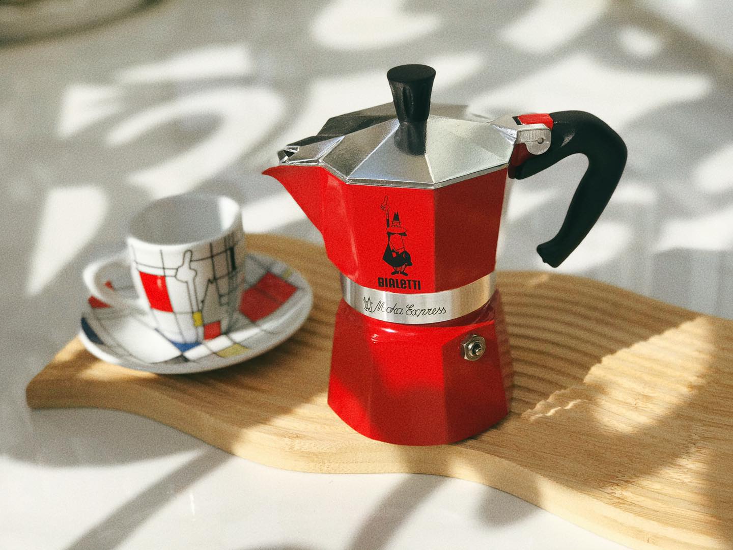 Ấm pha cà phê BIALETTI MOKA EXPRESS ROSSA 3 CUP  - 130ml . Hàng Chính hãng