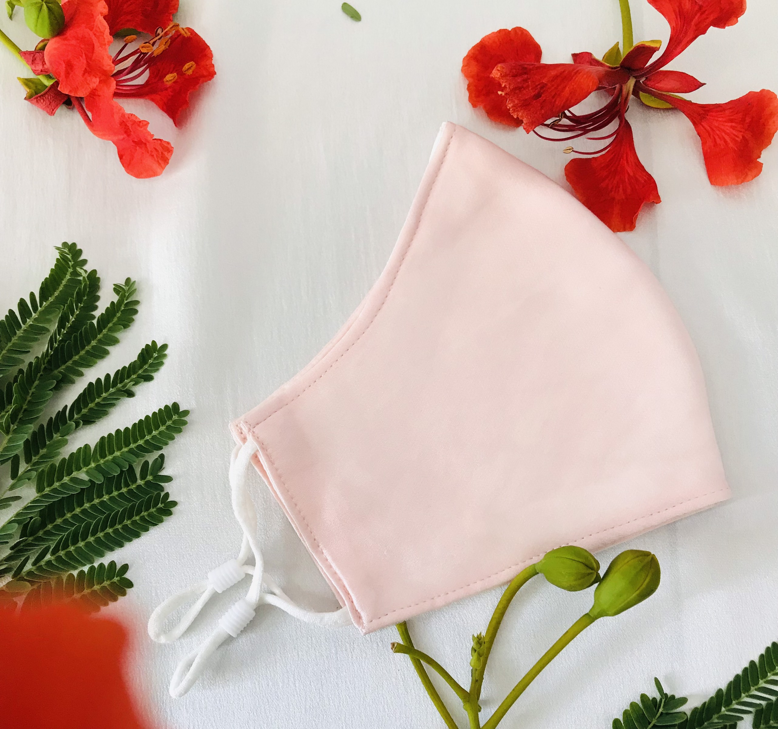 Mulberry silk facemask- Khẩu trang lụa tơ tằm tự nhiên 3 lớp unisex, gồm 2 lớp vải lụa tơ tằm + 01 lớp bông tơ tằm