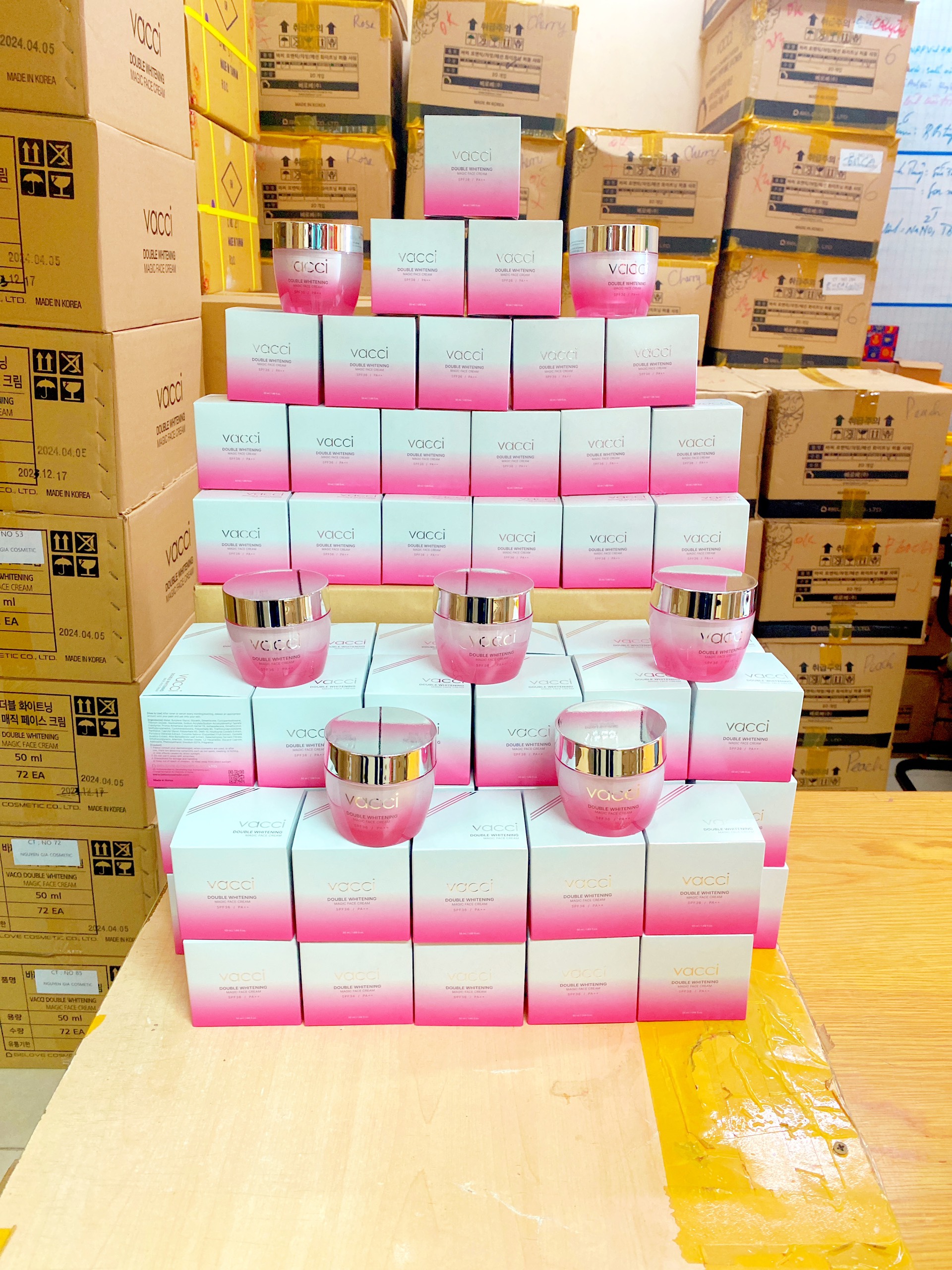 KEM DƯỠNG TRẮNG DA MẶT VACCI - DOUBLE WHITENING MAGIC FACE CREAM SPF36 PA++