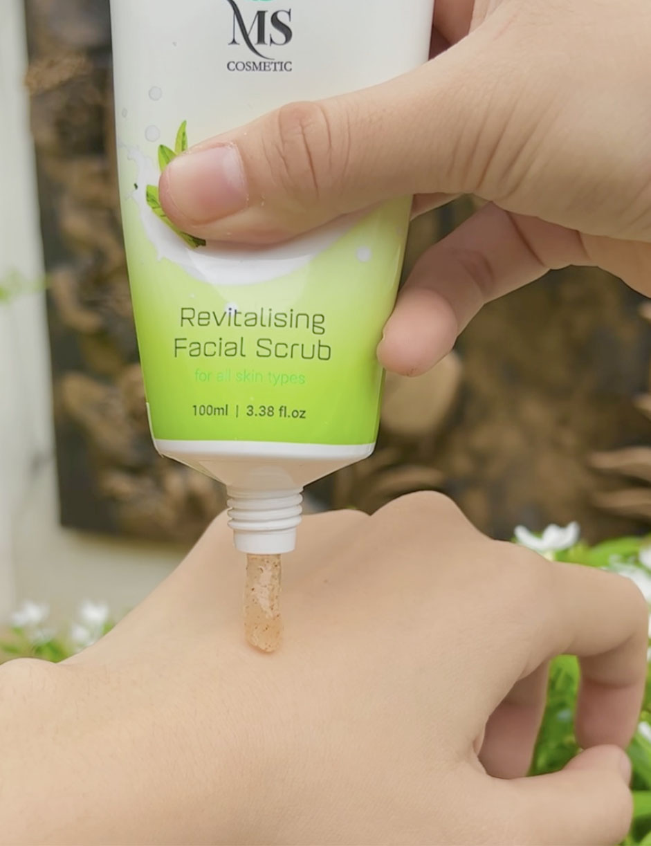 Gel Tẩy Tế Bào Chết MS Revitalising Facial Scrub (100ml) Ngừa Mụn Làm Sáng Da, Dành Cho Da Nhạy Cảm - MỸ PHẨM MS COSMETIC