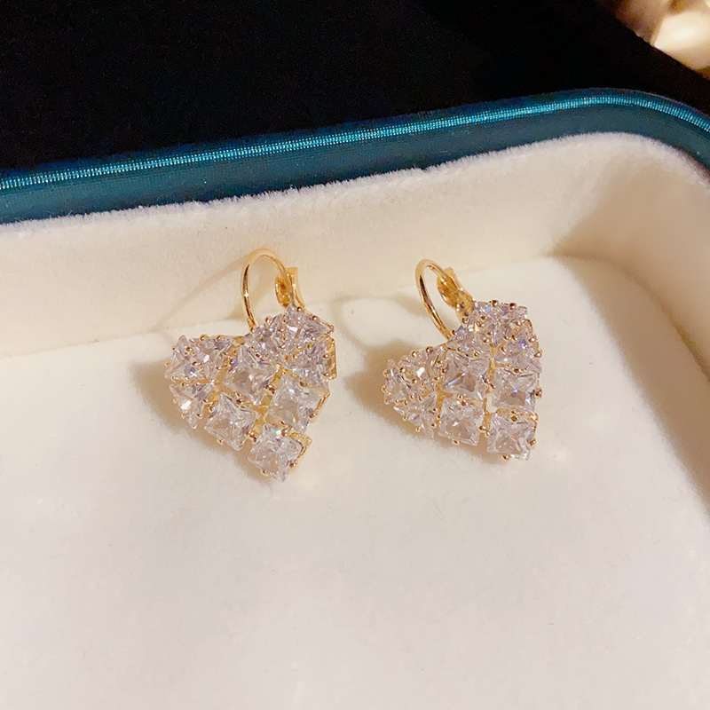 BÔNG TAI HÌNH TRÁI TIM KHẢM ĐÁ CAO CẤP ELIACCESSORIES