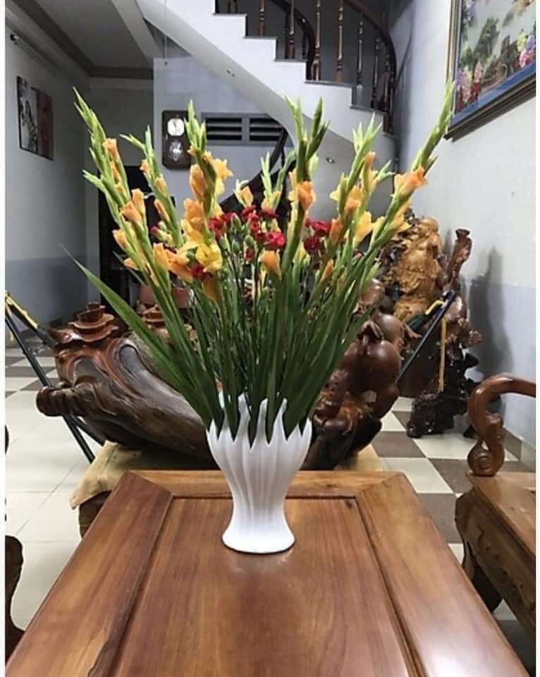 Lọ cắm hoa
