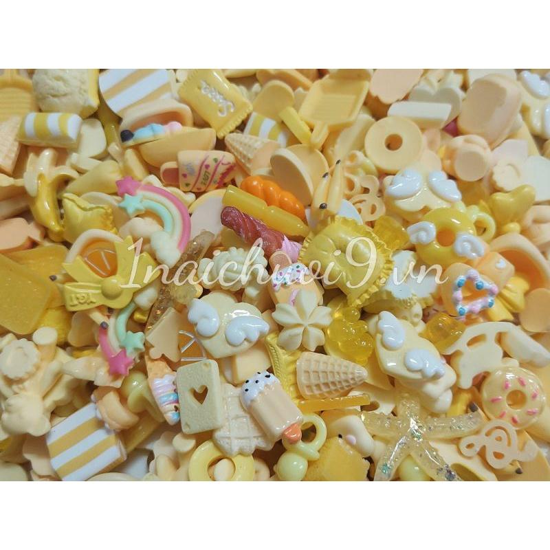 HN * Túi 50 charm màu vàng các loại bánh kẹo dùng trang trí vỏ điện thoại, kẹp tóc, ve áo, DIY