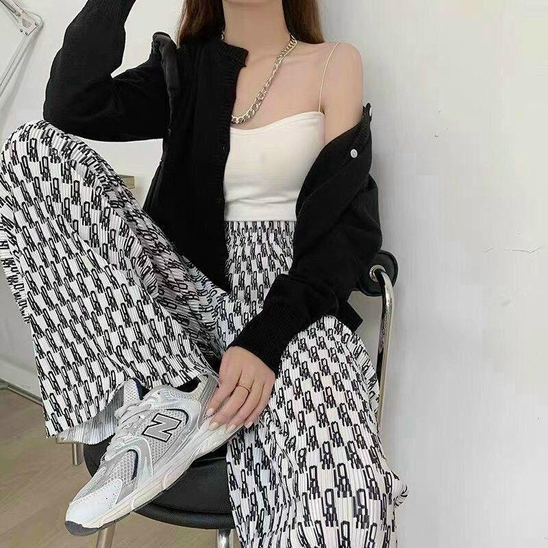 Quần ống suông hoạ tiết chất tăm lạnh