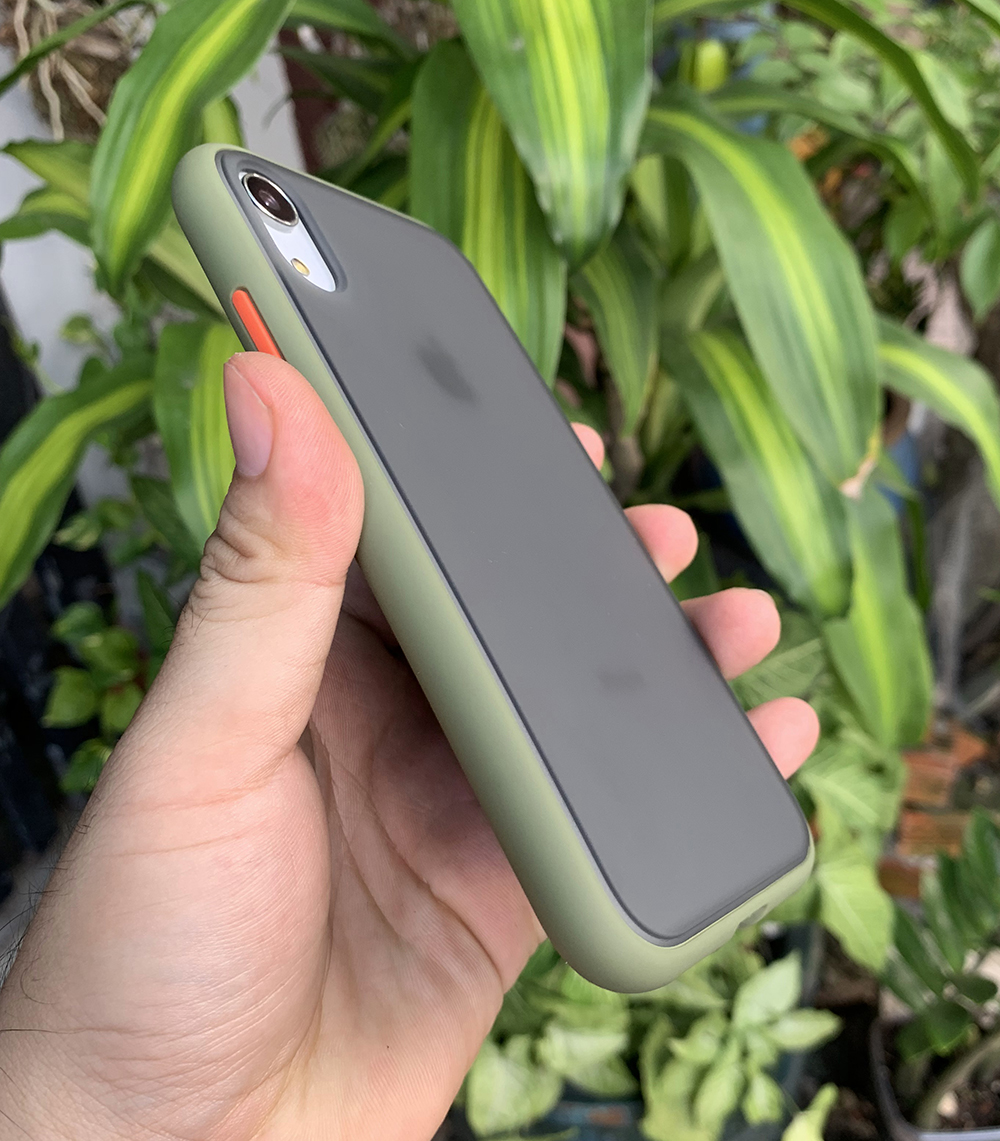 Ốp lưng chống sốc dành cho iPhone XR nút bấm màu cam - Màu xanh