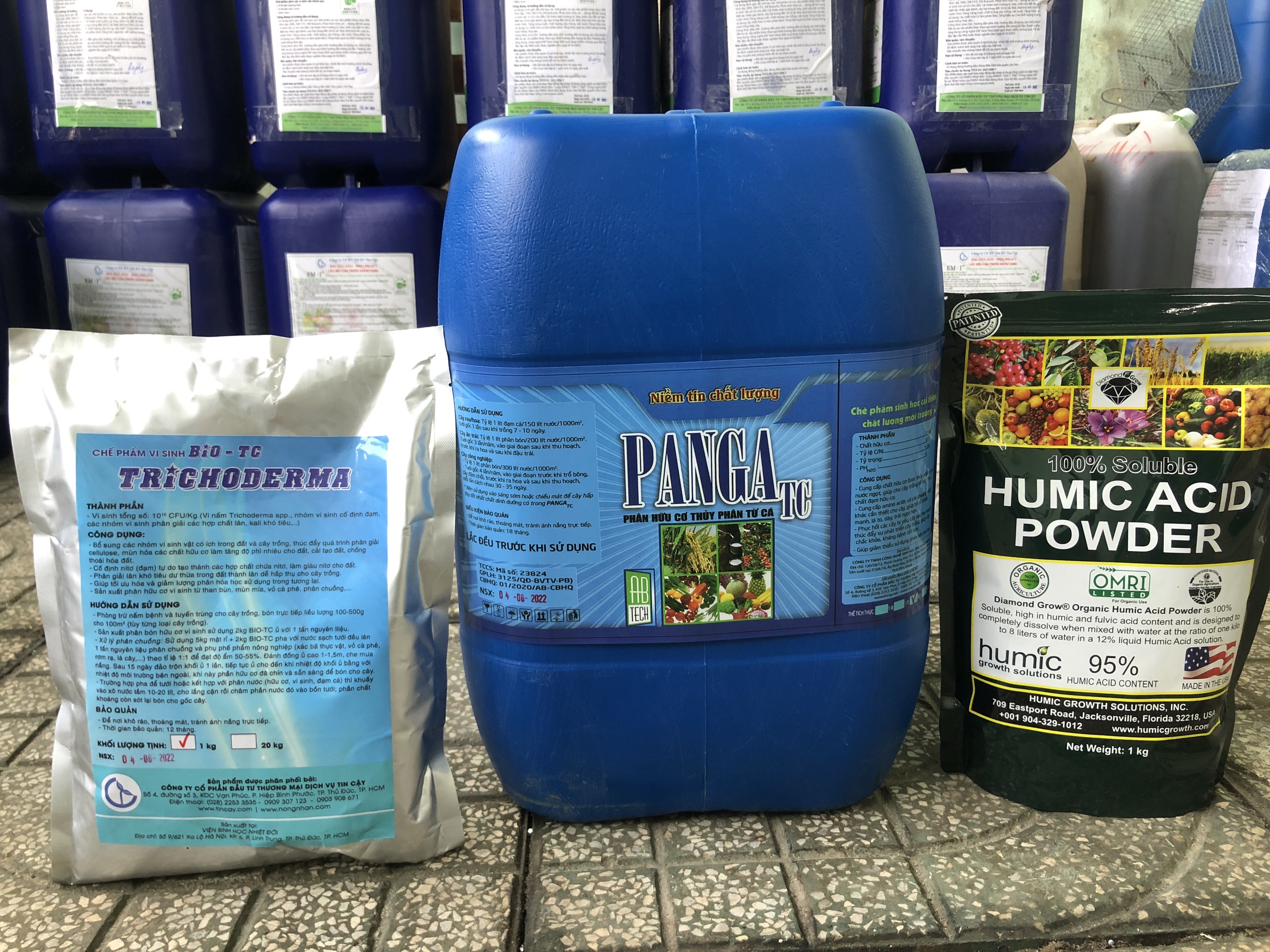 Bộ sản phẩm dinh dưỡng cho cây trồng gồm đạm cá nước ngọt can 20 lít + 4kg humic + 4kg trichoderma