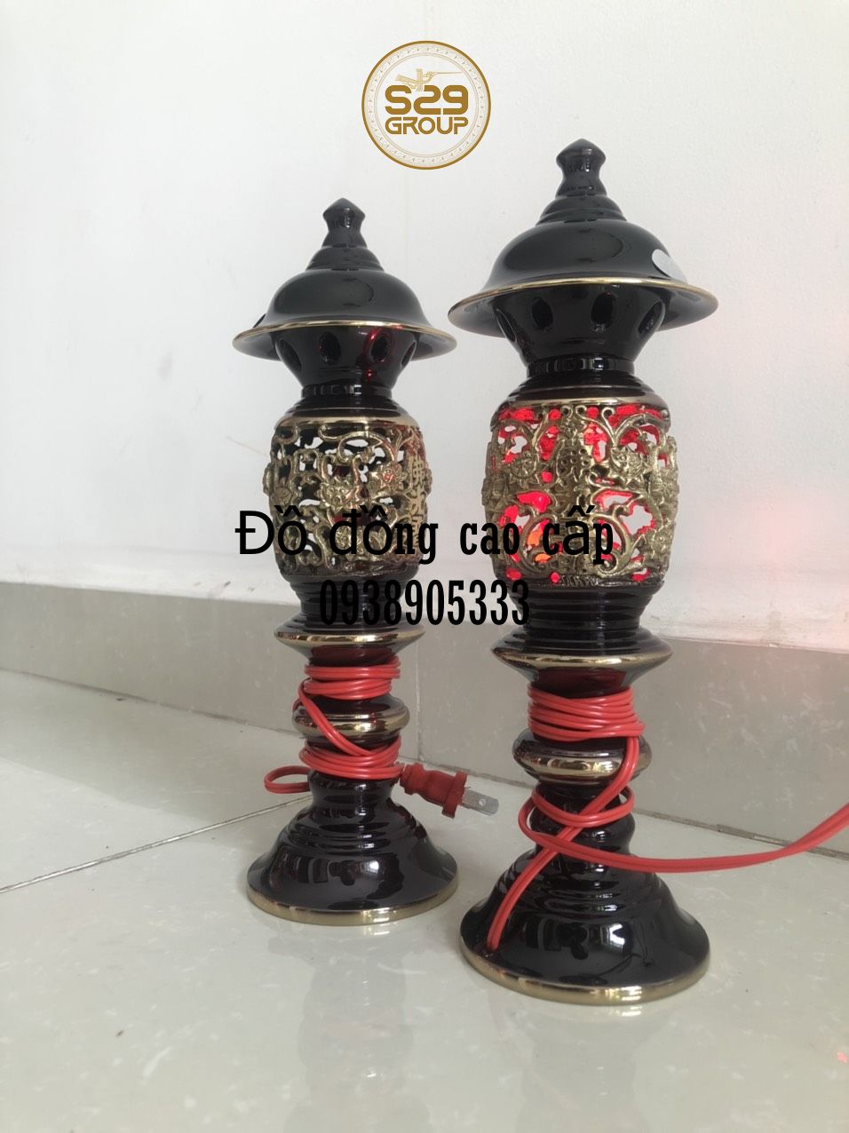 Đôi đèn thờ điện bằng đồng cao 28cm,phù hợp với bàn thờ gia tiên,dòng tộc