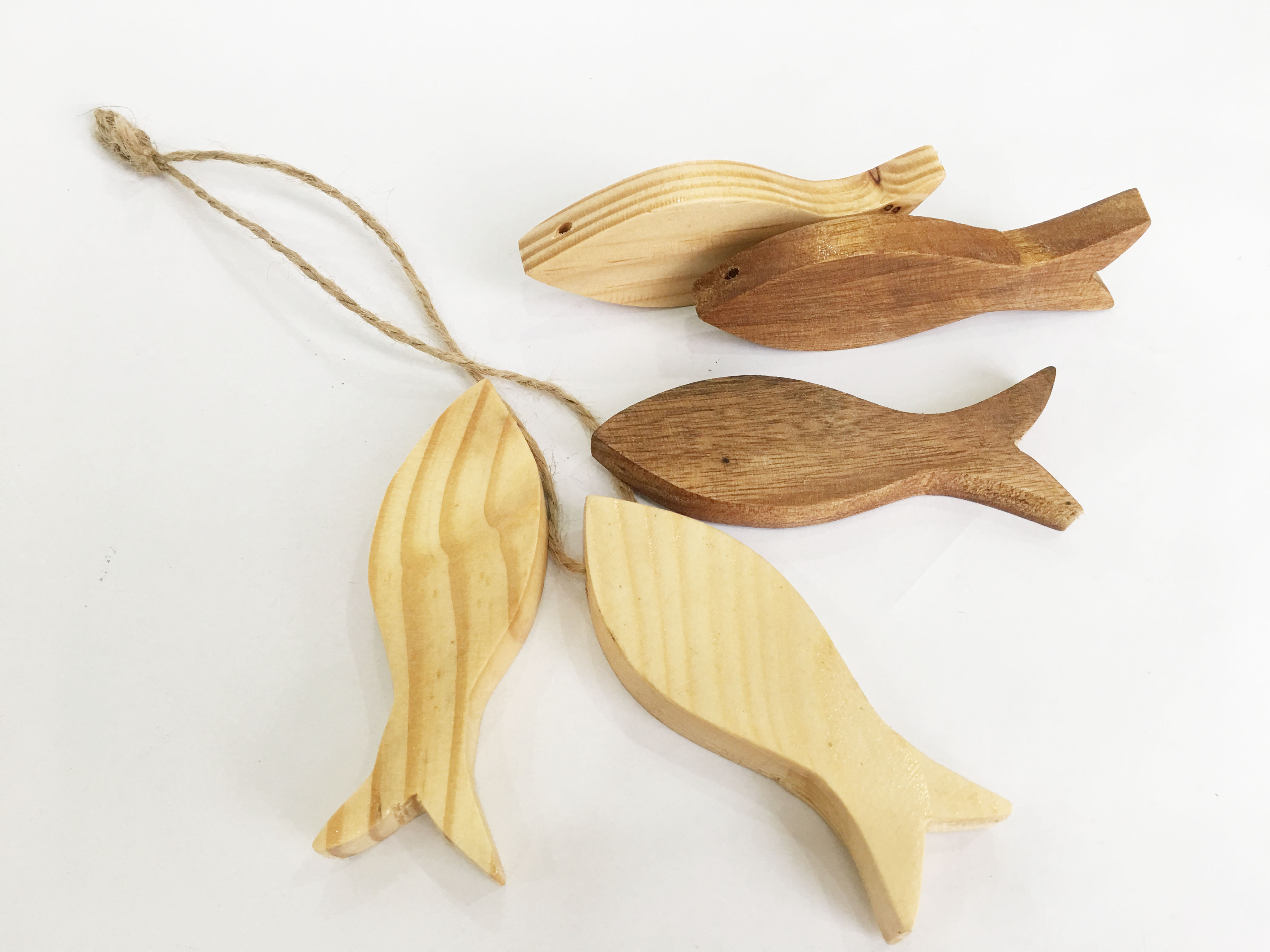 Combo chùm 3 con cá gỗ tự nhiên trang trí handmade 10x3.5x1.5cm  - Màu gỗ tự nhiên