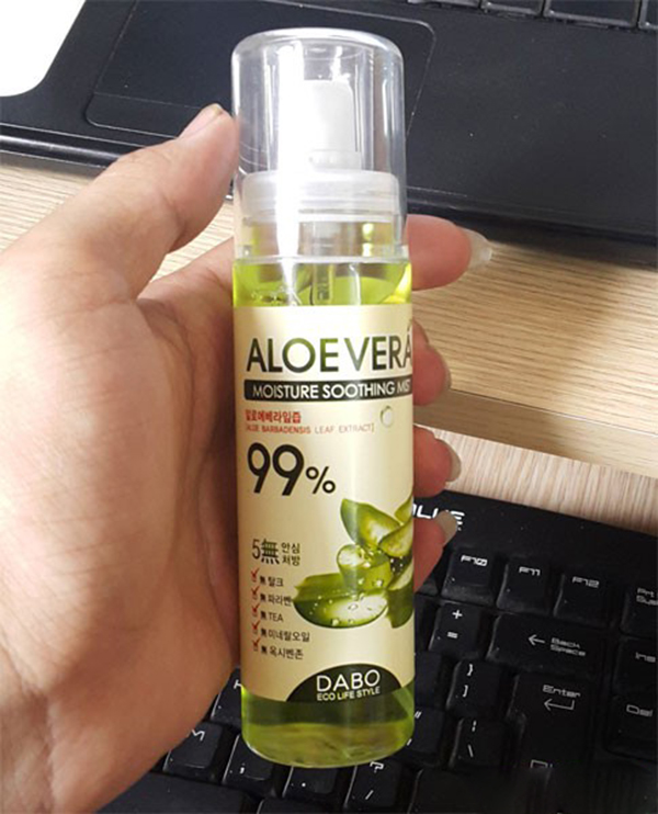 Nước xịt khoáng Dabo dưỡng và làm mềm da Lô hội Cao cấp Hàn Quốc 100ml + Móc khoá