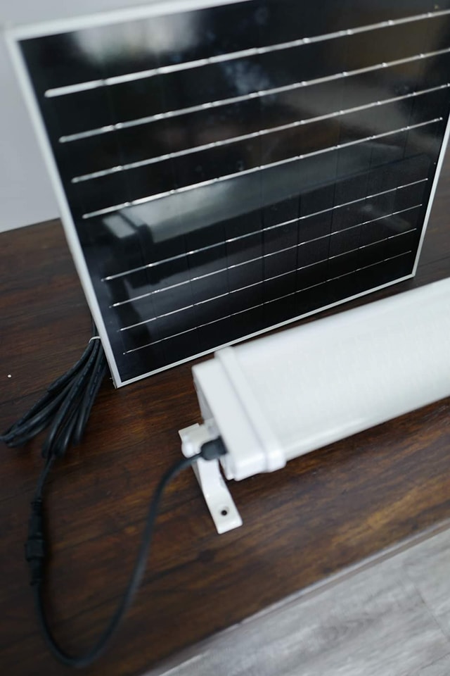 Đèn LED Năng Lượng Mặt Trời (Hình Bán Nguyệt) 100W, 200W, 300W thương hiệu (TPE) Tiến Phát chính hãng
