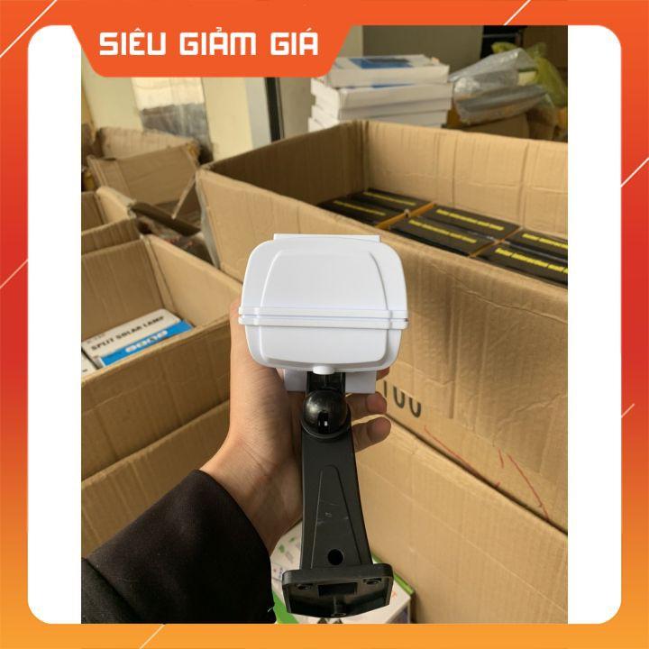 Đèn năng lượng mặt trời giả Camera chông trộm cảm ứng tự động bật, tắt, có điều khiển 3 chế độ sáng