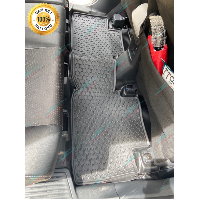 Thảm Lót Sàn Cao Su Đúc Xe Toyota Veloz 2022-23 Mẫu Tổ Ong Cao Su chữ đỏ Không Mùi Cao Cấp