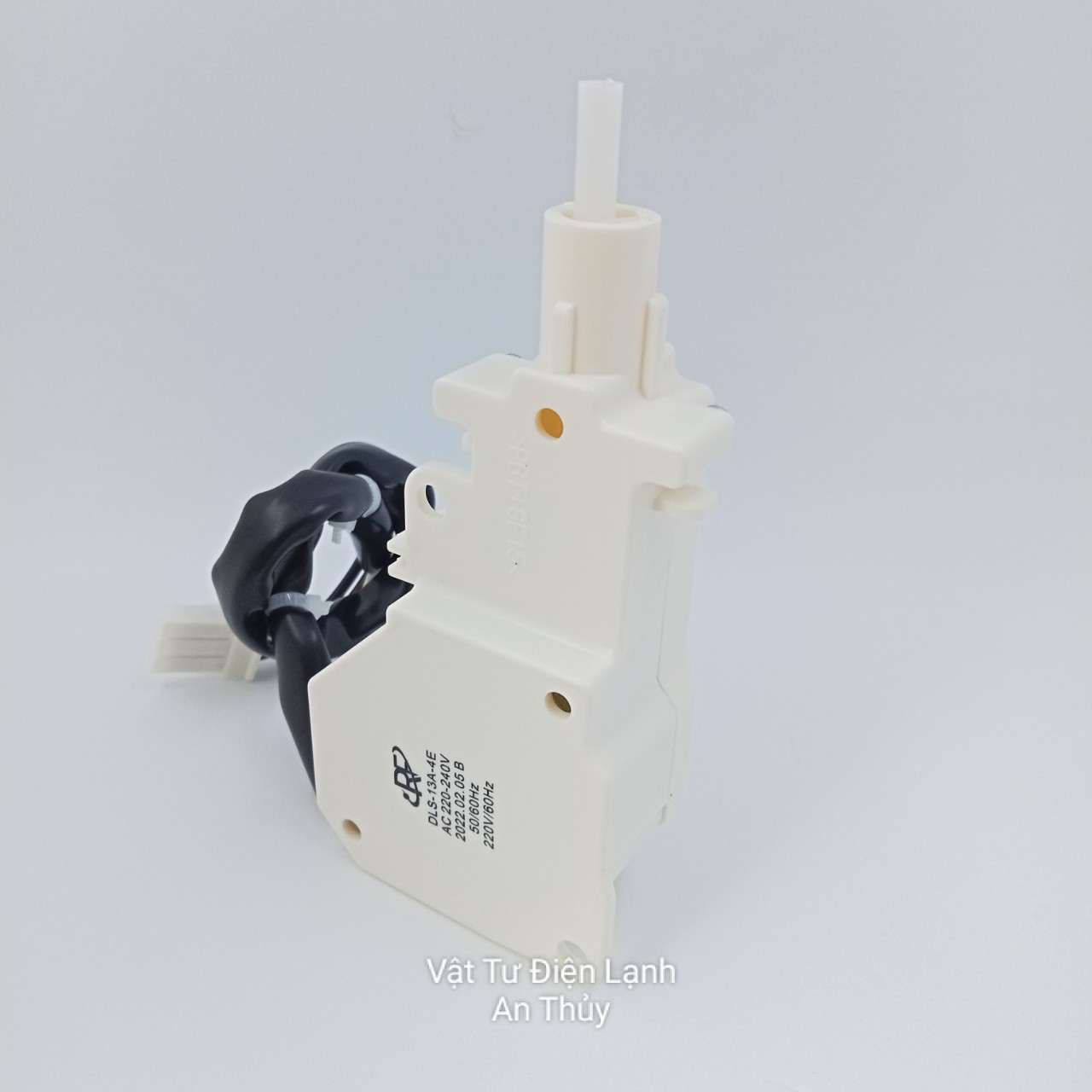 Công tắc khóa cửa máy giặt TOSHIBA cửa trên D980 3 chân 220V RF DLS-13a-4E