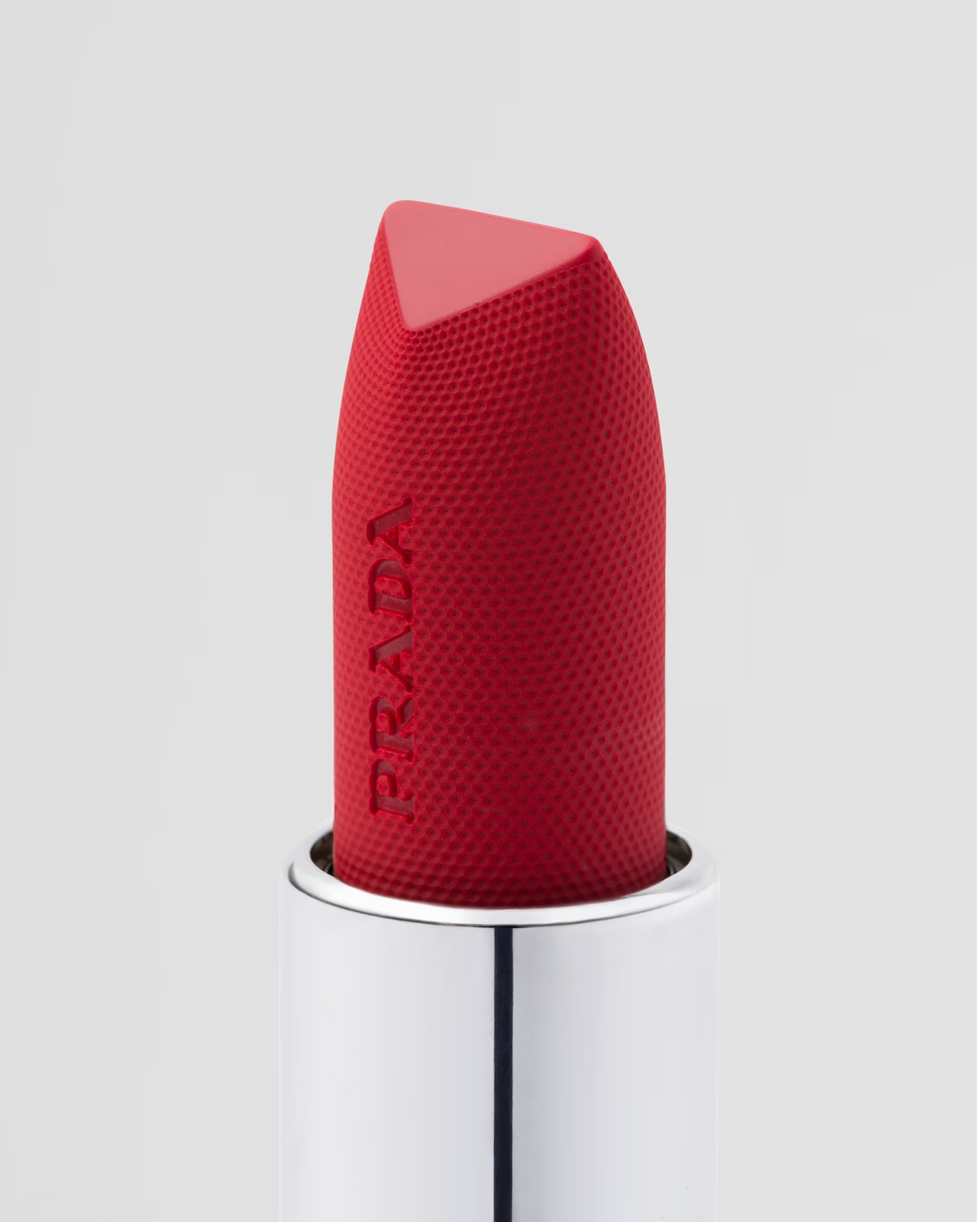 Son màu Prada Monochrome Buildable Weightless Lipcolor R129_LACCA 3.8gr