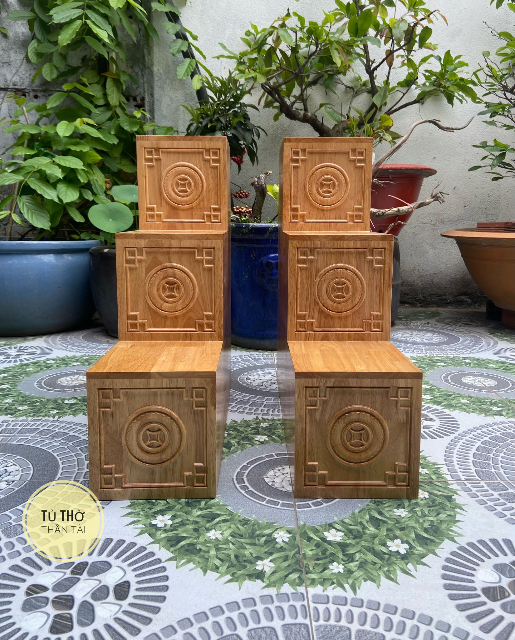 Bục tam cấp bàn thờ thần tài mẫu Đồng Xu