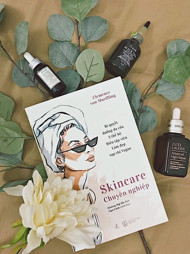 Sách Dành Cho Phái Đẹp:  Skincare Chuyên Nghiệp - (Bí Quyết Dưỡng Da Của 3 Thế Hệ / Tặng Kèm Postcard Greenlife)