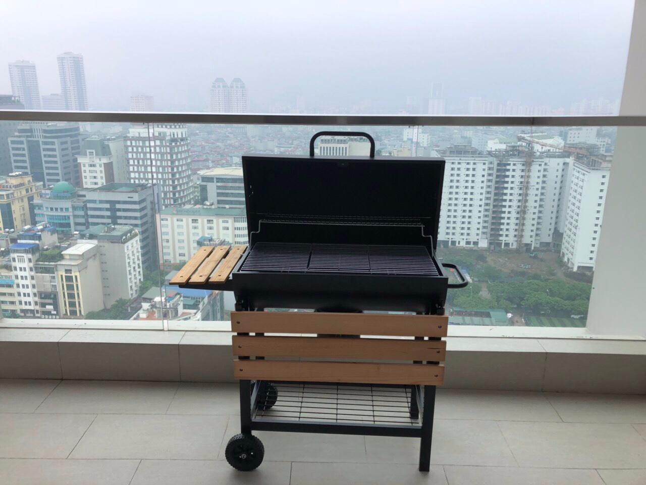 Bếp Nướng Than Hoa Nắp Đậy Có Tay Đẩy BBQ05 Đen Sang Trọng