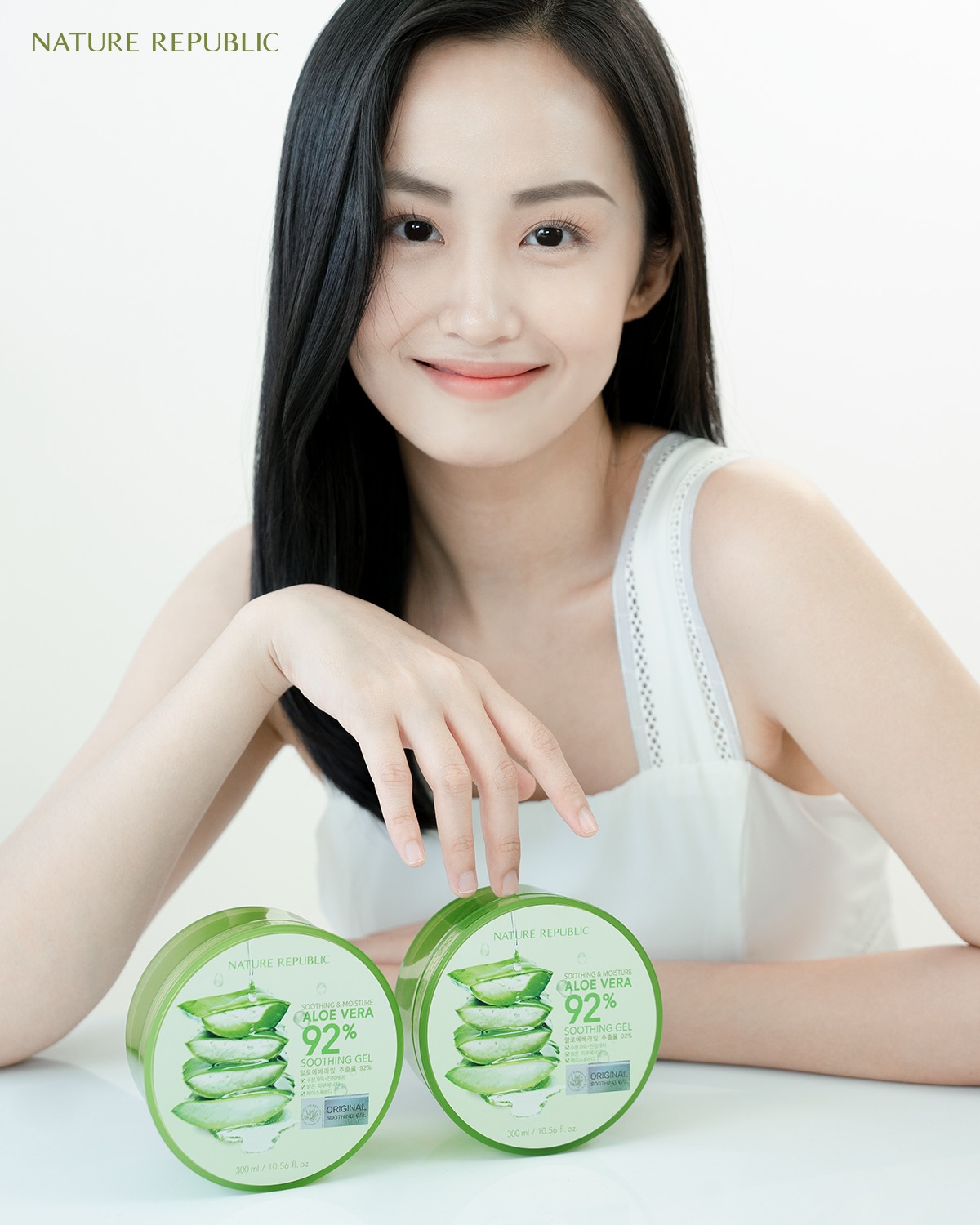Dưỡng Ẩm Da, Tóc Gel Nha Đam Hàn Quốc Nature Republic Soothing & Moisture Aloe Vera 92% Soothing Gel - OZ Slim Store