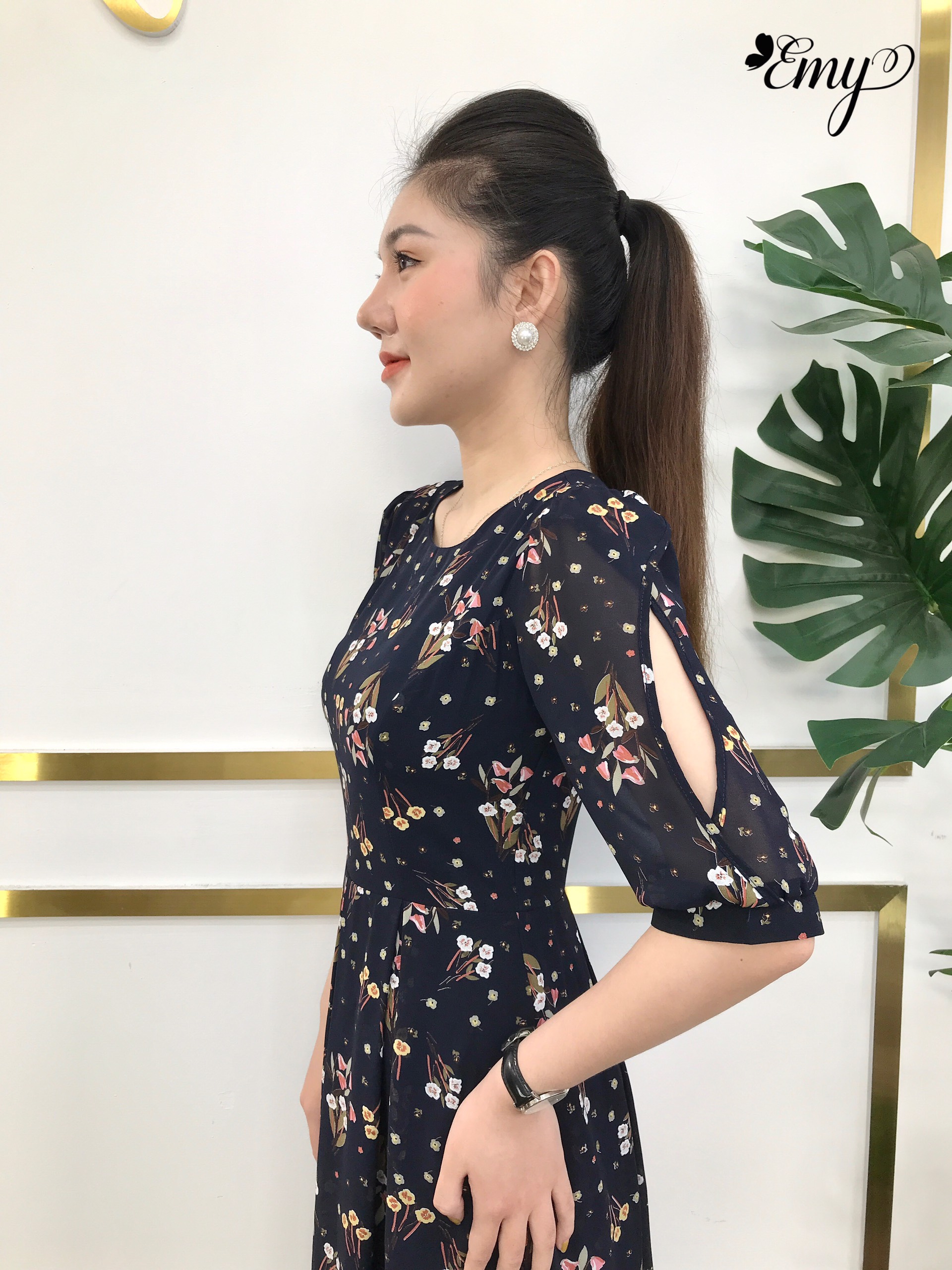 Đầm xòe EM5200 Nữ Trung Niên Cổ Tròn Tay Xẻ Xanh Đen Hoa Nhí - Váy EMY