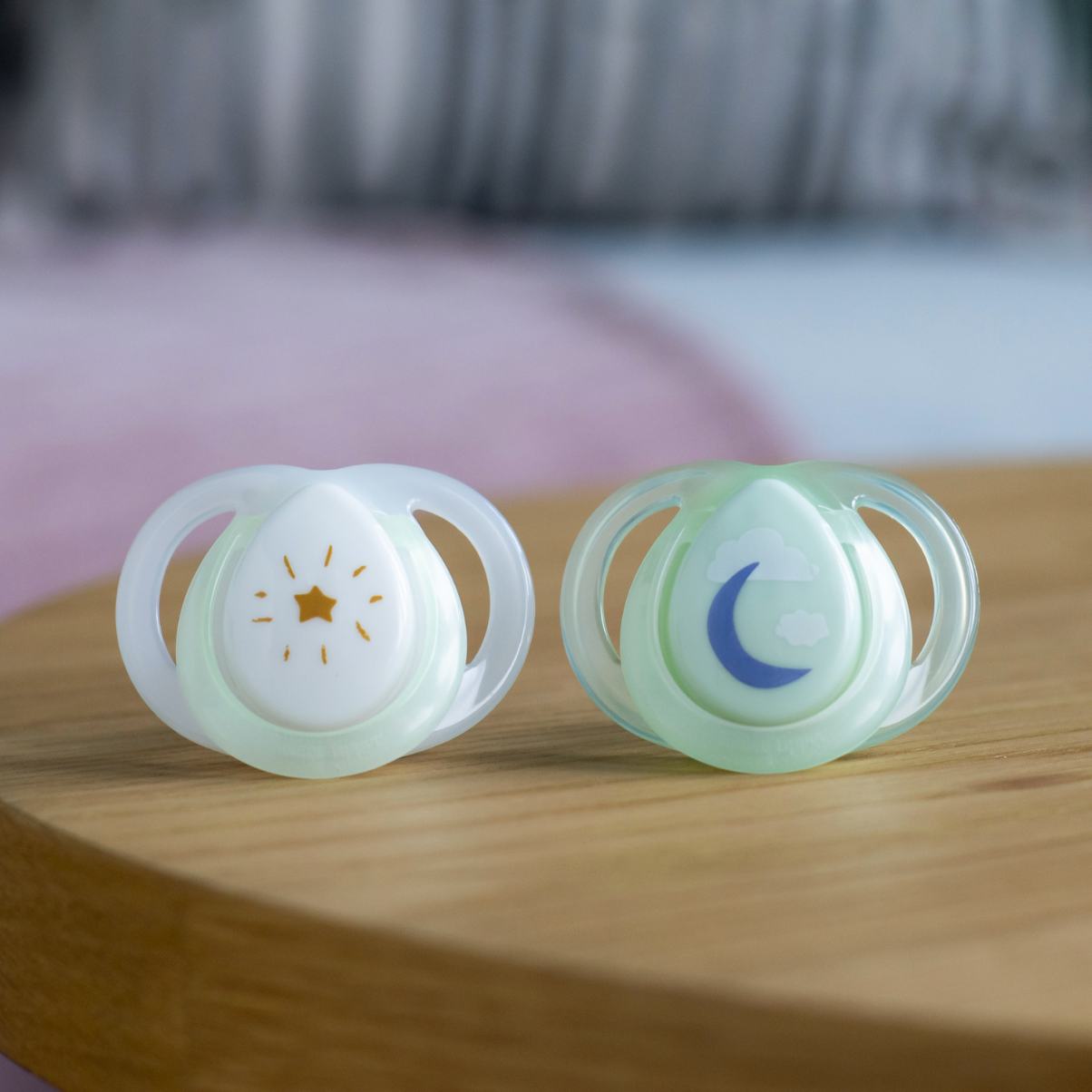 Ty Ngậm Dạ Quang Cho Bé Tommee Tippee 0-6 Tháng - Night Time – Trăng Xanh