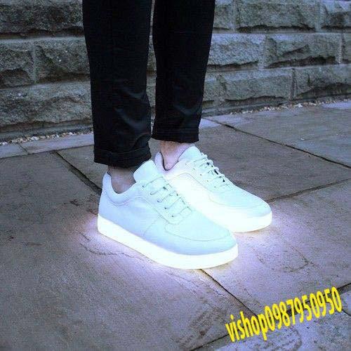  Giày trắng phát sáng đèn led 7 màu -(nam nữ ) phong cách Hàn Quốc