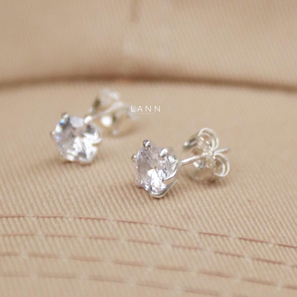 Khuyên đá trắng lớn 6 trấu S925 LANN