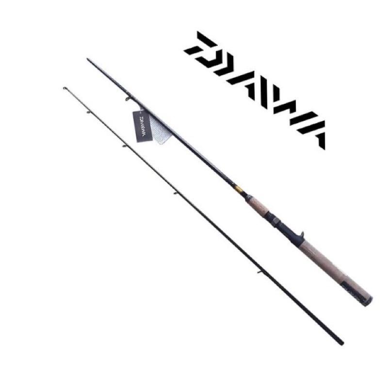 Cần câu lure DAIWA dài 2m1 đứng cần siêu khoẻ y hình