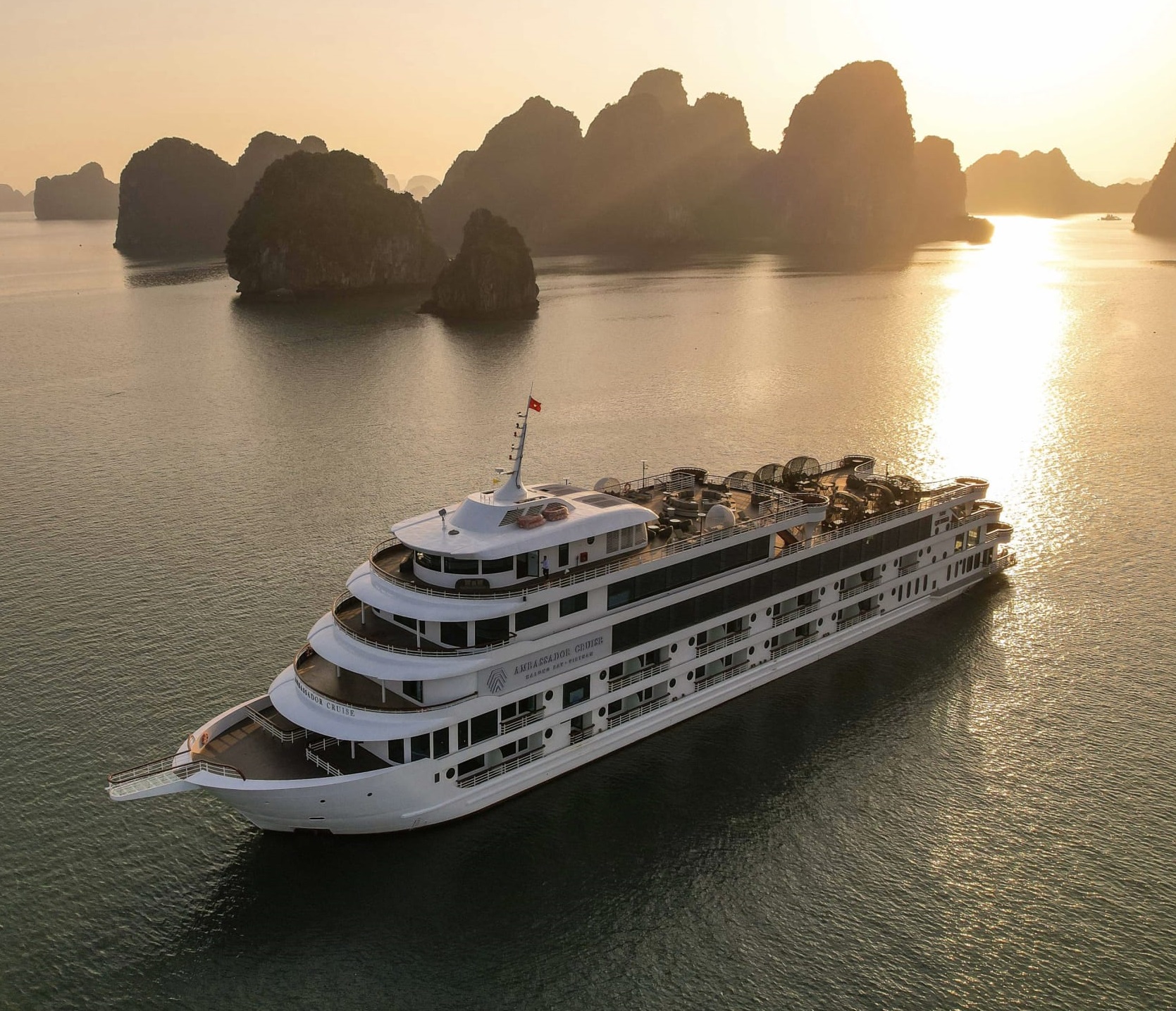 Tour Du thuyền 5 sao Ambassador Day Cruise 2 Trải nghiệm hải trình khám phá Vịnh Hạ Long trong ngày