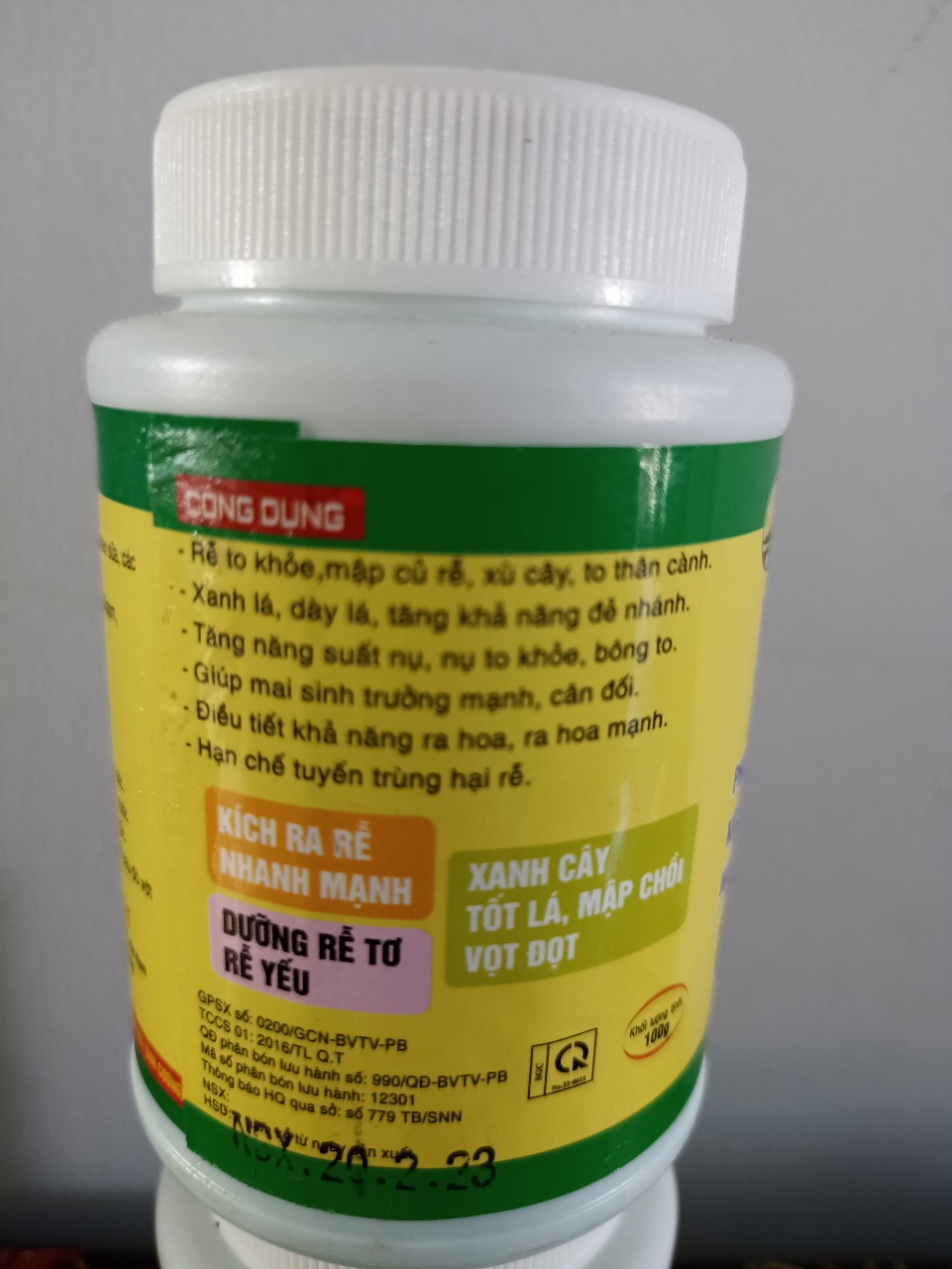 Phân bón vi lượng VUA NỞ GỐC, ra rễ cực mạnh - chai 100 gram