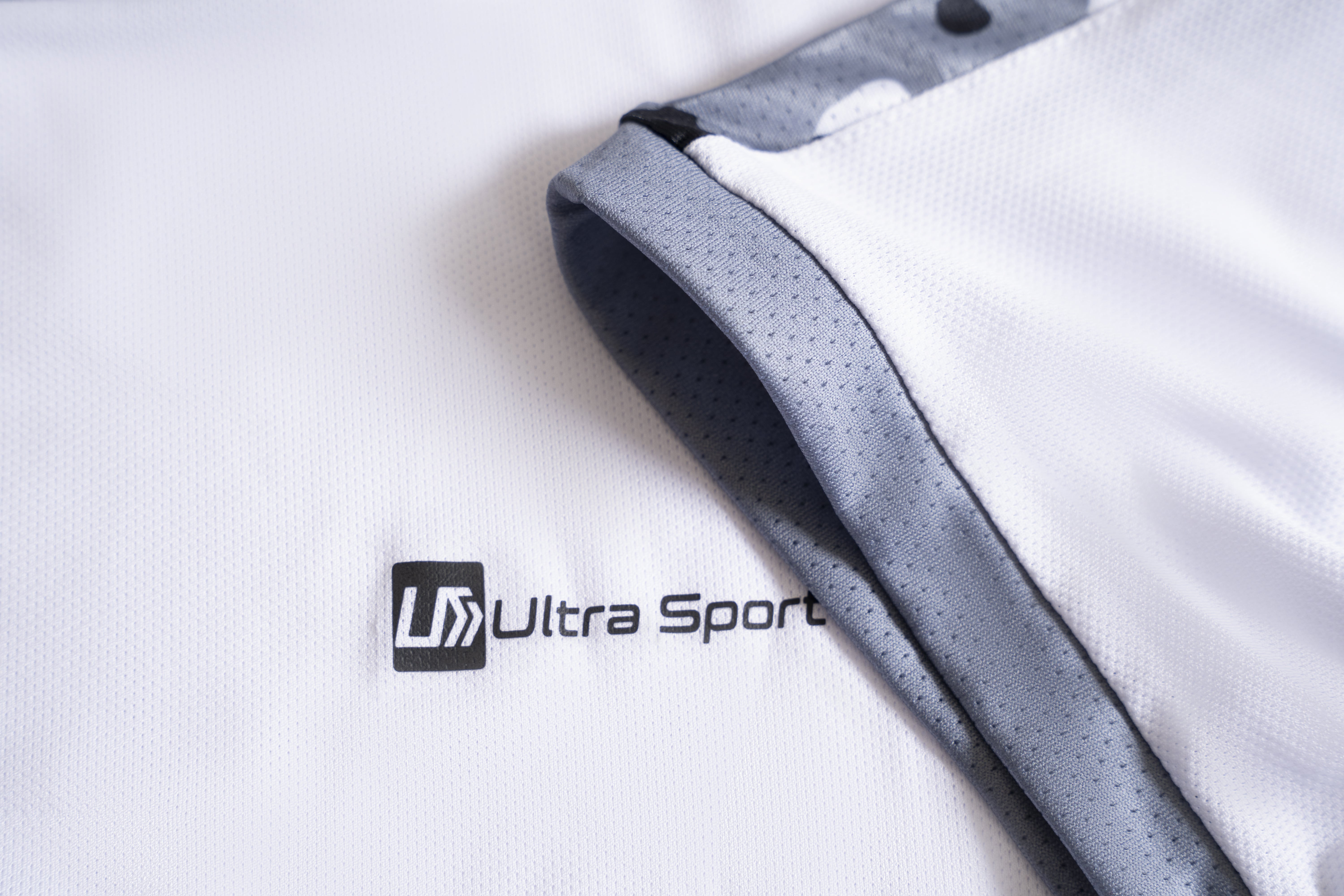 Bộ thể thao nam tập luyện thoáng mát Ultra Sport hoạ tiết cá tính