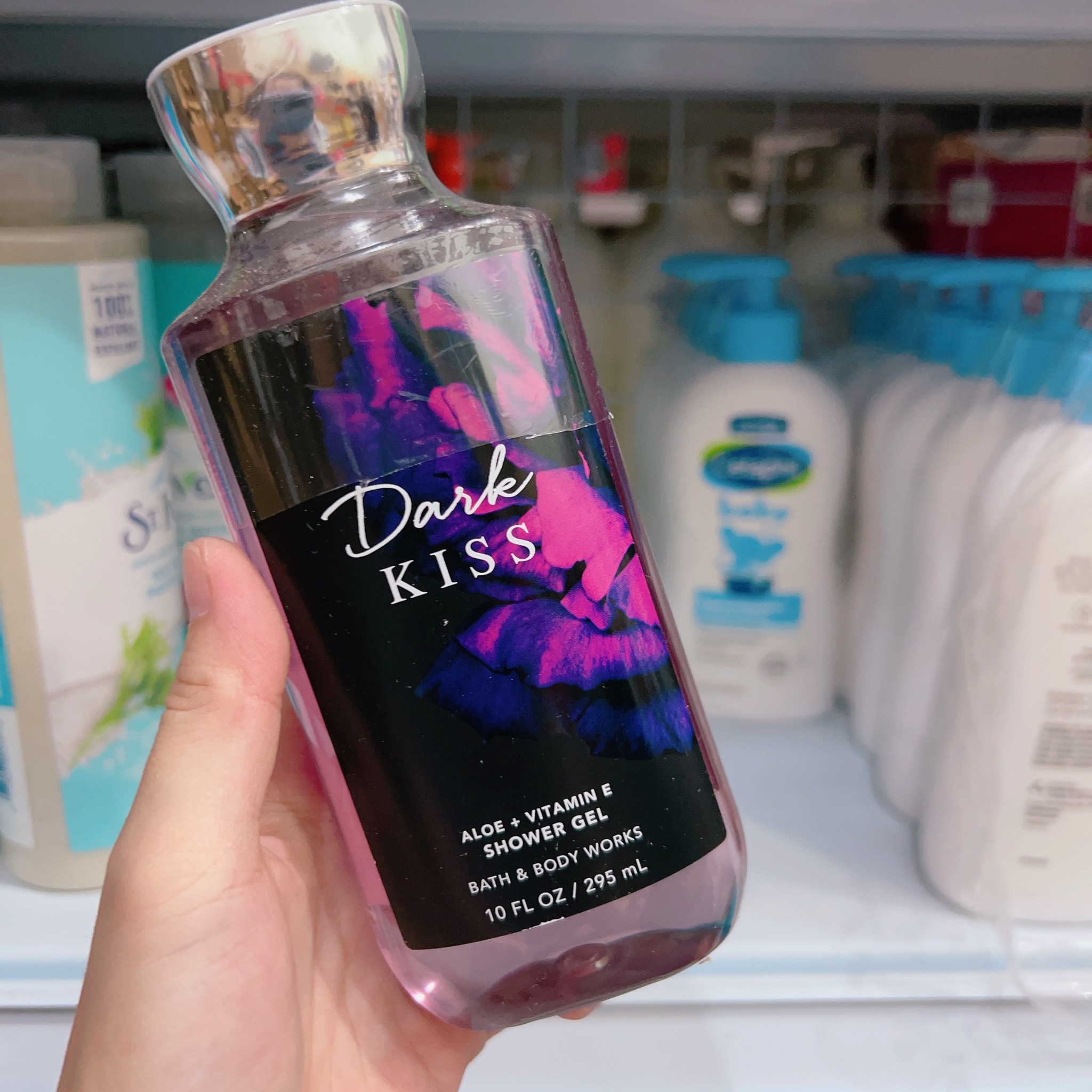 Gel tắm thư giãn Bath &amp; Body dark kiss 295ml ( không xuất hóa đơn đỏ )
