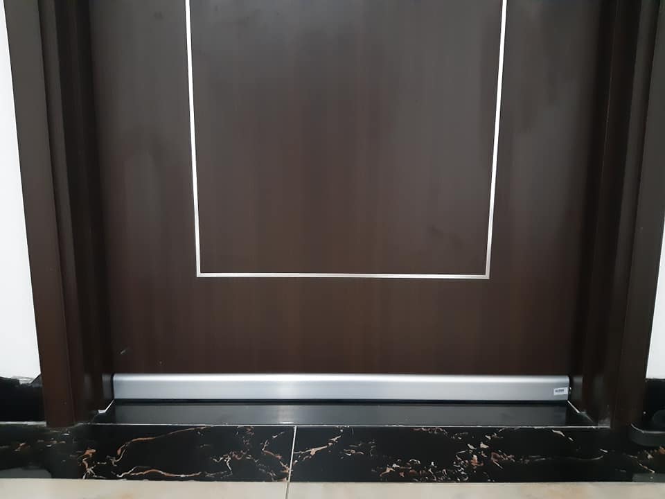 Thanh Chặn Đáy Cửa Tự Động Kích Thước 1100mm