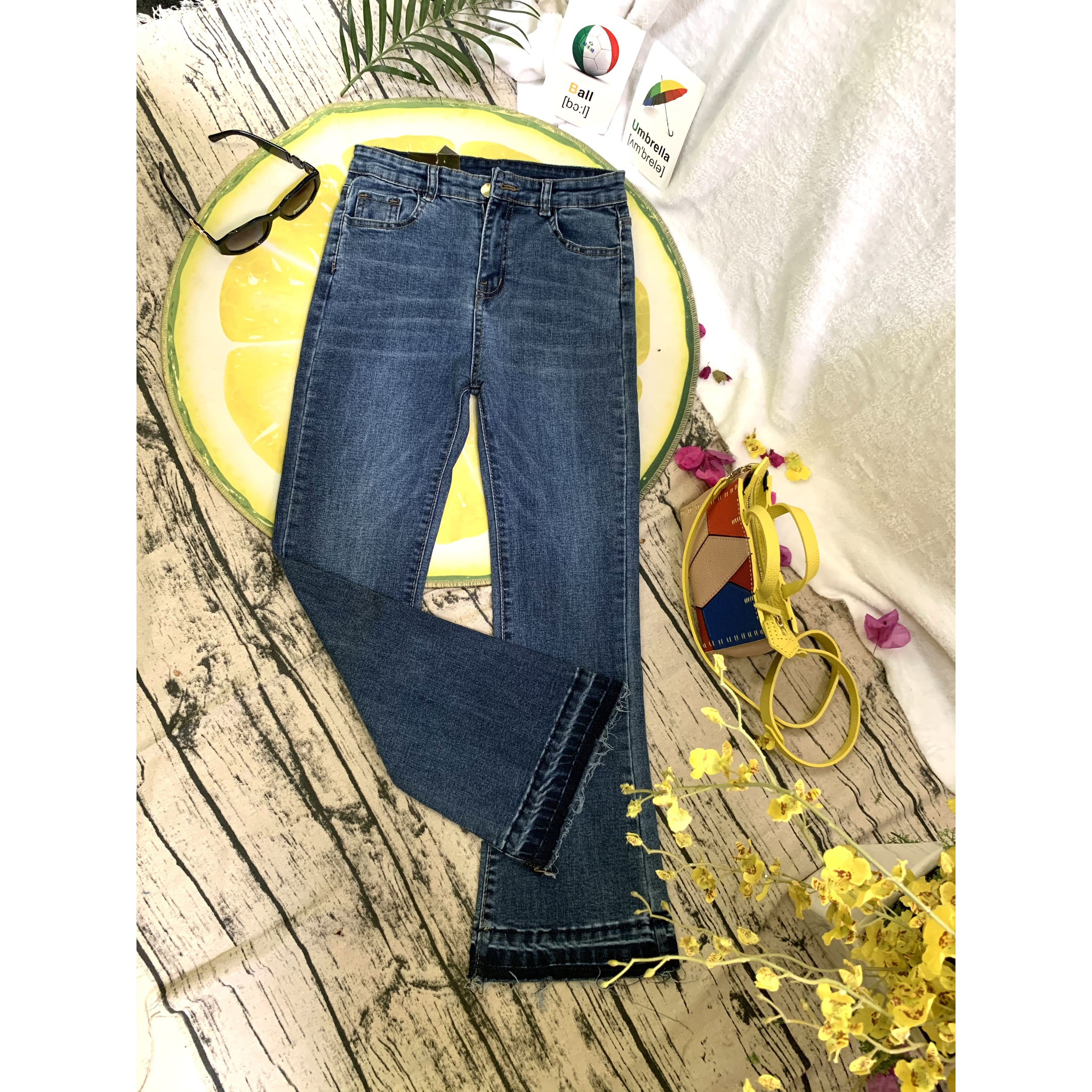 Quần jeans dài ống loe