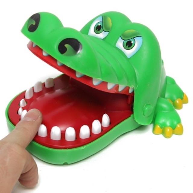 Bộ trò chơi cá sấu cắn tay quà tặng cho cho bé