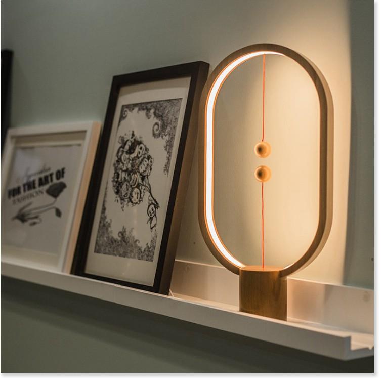 Đèn bàn Tỏa sáng một cách khác biệt Heng Balance Lam Ellipse gỗ