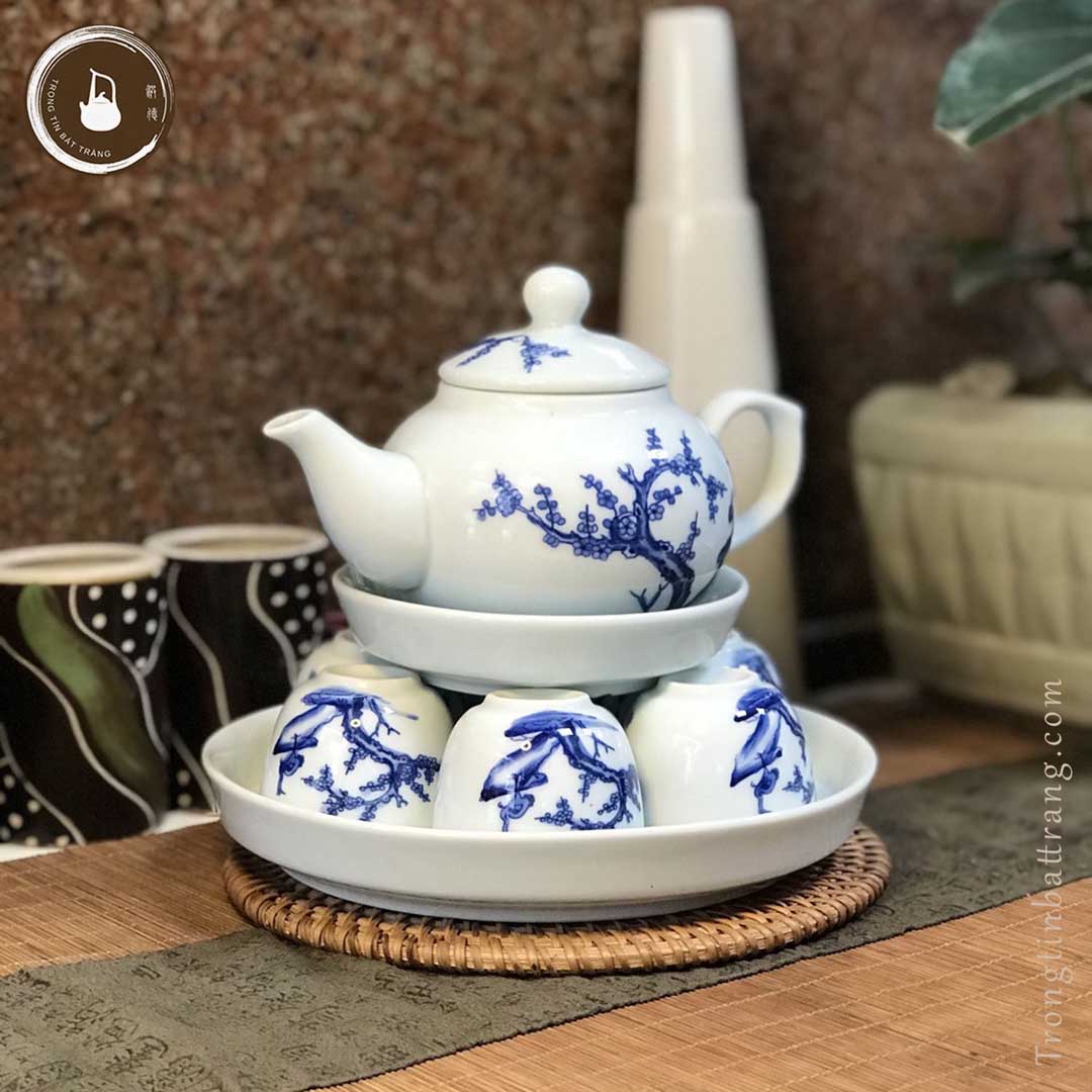 Bộ Ấm Chén Trà Đạo Gốm Trắng Men Lam Bát Tràng Hoa Sen Dáng Thủy Bình Dung Tích 300ml ATA 01