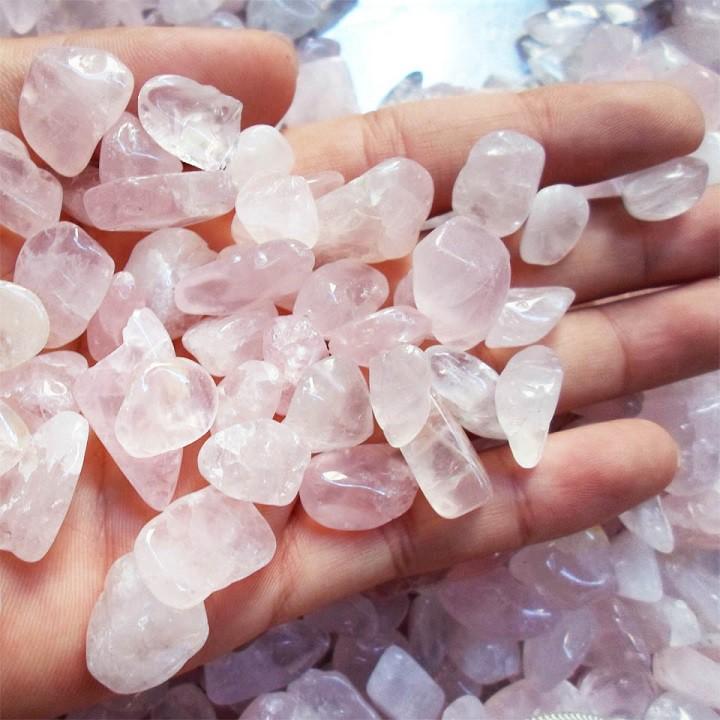Đá thanh tẩy màu hồng chơt bài tarot