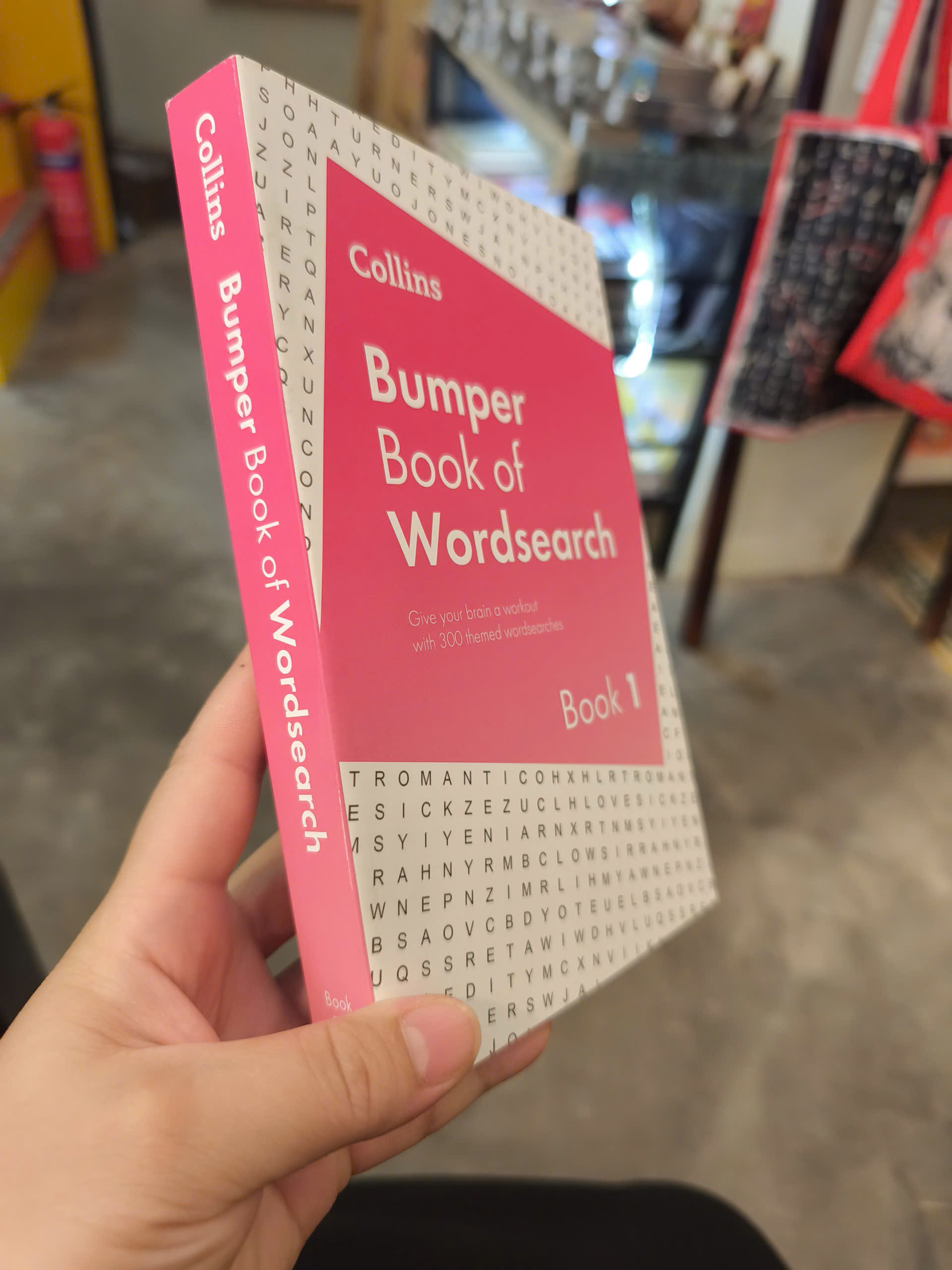 Sách - Bumper Book of Wordsearch Book 1 | Games / Ngoại văn Nhập khẩu UK / Trò chơi tìm từ giải trí