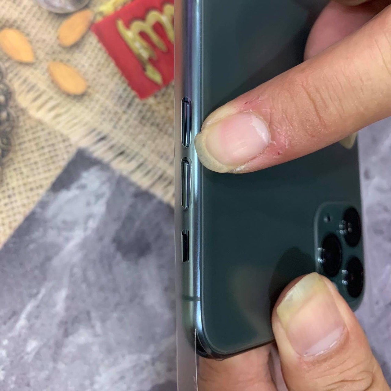 Miếng Dán dẻo PPF lưng full viền dành cho iphone 11 đến 14 pro max miếng dán dán chuẩn từng chi tiết