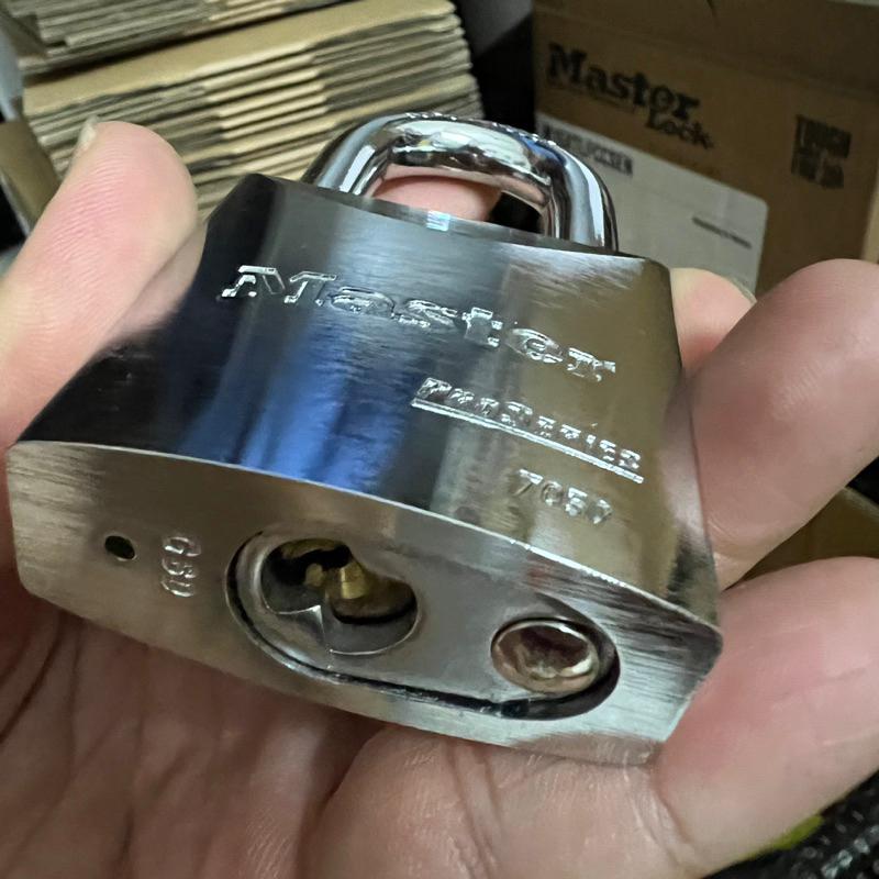 Ổ khóa thép Master Lock 7050 4KEY rộng 50mm 4 chìa dòng ProSeries - MSOFT