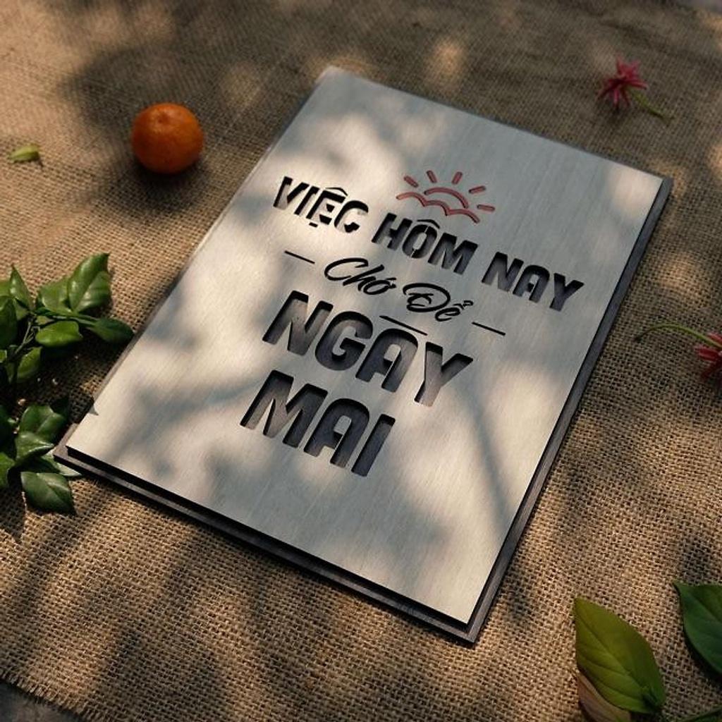 Tranh treo tường gỗ trang trí TBIG007: Việc hôm nay chớ để ngày mai, nhận thiết kế theo yêu cầu